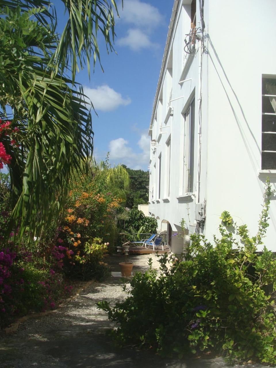 Coral Lane Beach Apartments Saint James Exterior photo